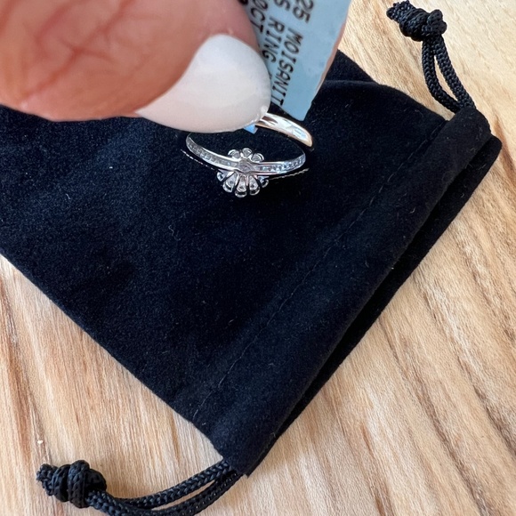 Moissanite Flower Halo Ring – 0.50 CTW, VVS1 D Color – 925 Silver size 7 - Picture 5 of 8